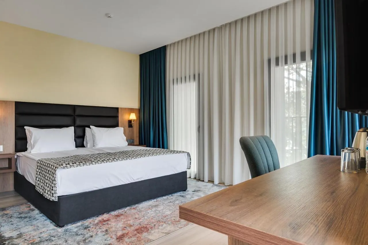 Eleven Inn Tbilissi 4*,